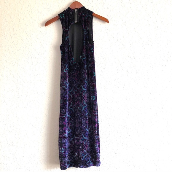 Ecote Zodiac Velvet Mock-Neck Midi Dress - Picture 5 of 8
